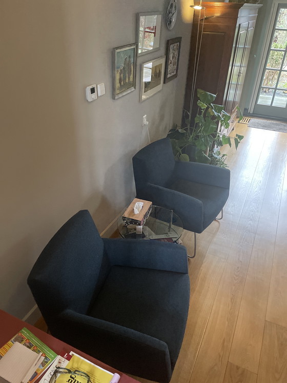 Image 1 of Twee design on stock fauteuils in