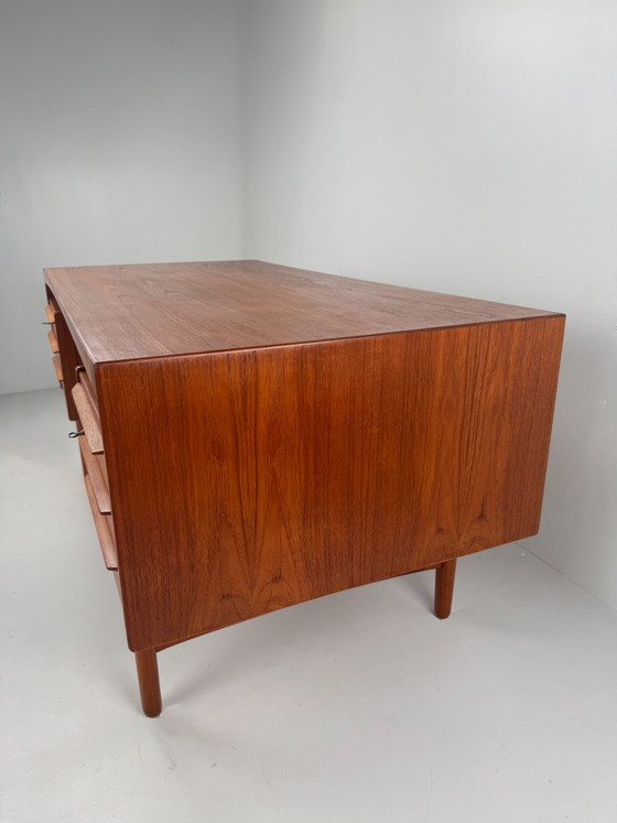 Image 1 of Bureau de direction Valdemar Mortensen – Design sculptural en teck danois, années 1960