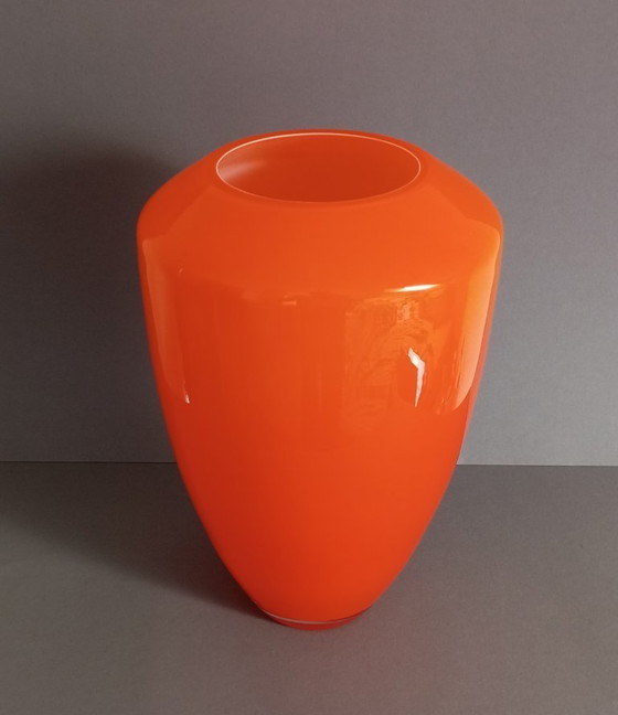 Image 1 of Monumental Walther Gropius bauhaus TAC02 Rosenthal orange/white glass vase 1969