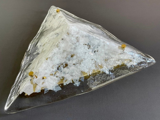 Image 1 of Decken-/Wandleuchte aus Muranoglas mit weißen Glasfolien aus den 1980er Jahren. Eine von drei verfügbaren.