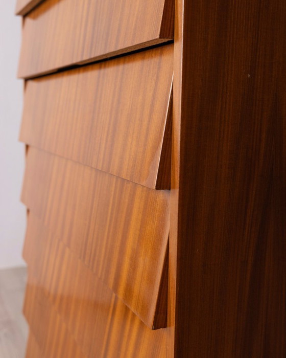 Image 1 of Commode vintage en bois de teck de conception italienne des années 1960