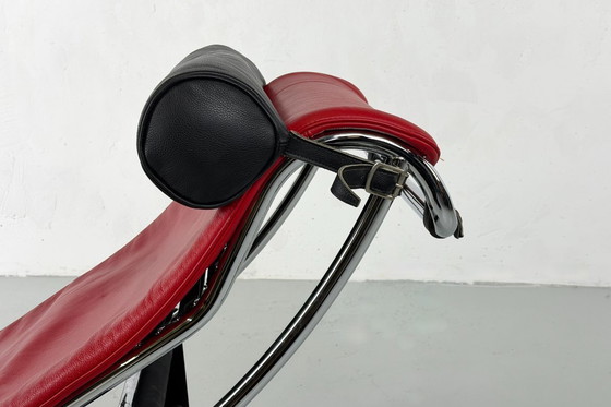 Image 1 of LC4 di Charlotte Perriand, Lecorbusier e Pierre Jaenneret per Cassina - anni '90