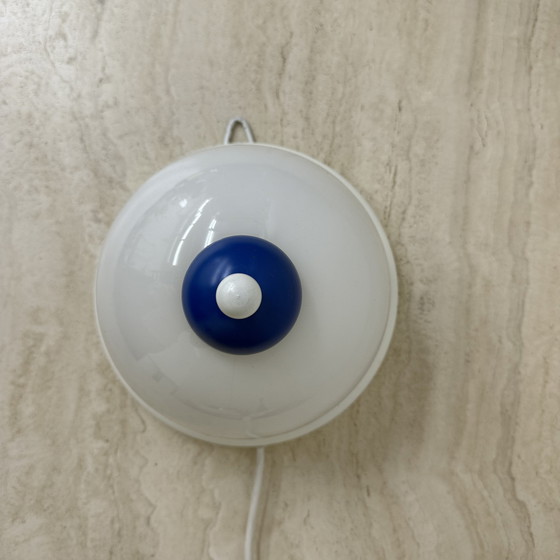 Image 1 of Applique vintage in vetro bianco e blu, anni '70