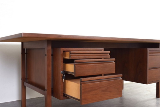 Mid-Century Large American Walnut Executive Desk – Wood (photo 11 of 18)