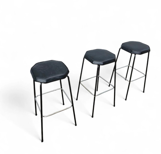 Set of 3 model AP 2R bar stools by Hein Salomonson for AP Originals / 1960s – Barstools (photo 5 of 15)