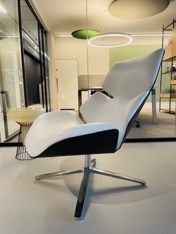 Image 1 of Poltrona lounge tipo Shrimp marca Cor incl. poggiapiedi