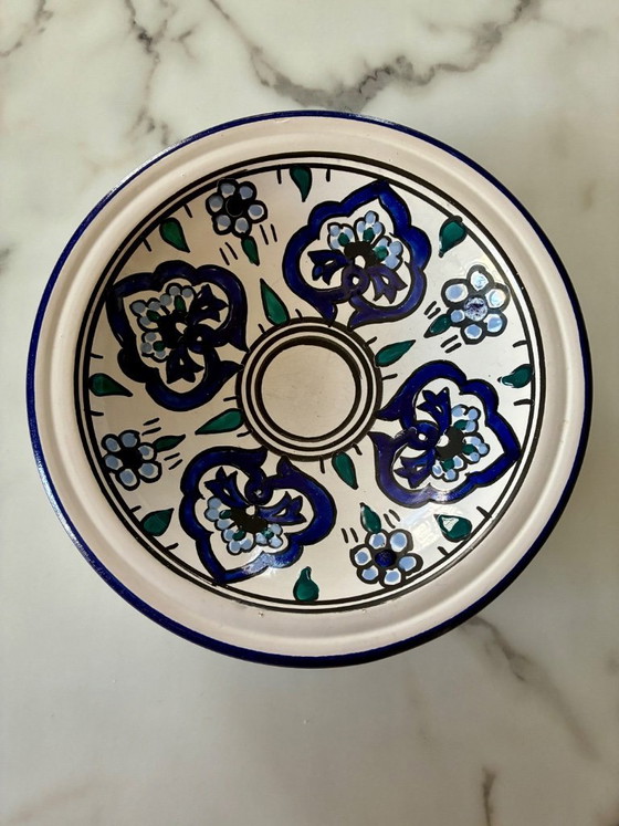 Image 1 of Plato de servir de terracota procedente de Nabeul, Túnez.