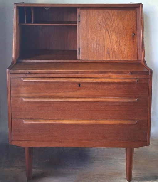 AG Aarhus Sekretär aus Teakholz, 3 Schubladen und versteckter Spiegel, Dänemark 1960er Jahre
