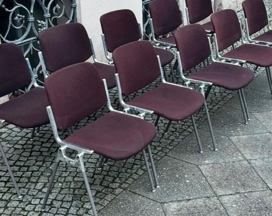 1/10 Giancarlo Piretti Castelli DSC 106 Stacking Chair Burgundy, Dining chairs, Textile, Aluminium, Red (photo 2 of 5)