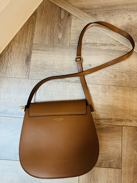 Sac bandoulière en cuir marron – Etincelle Couture, Sacs a bandouliere, Leather (photo 2 of 5)