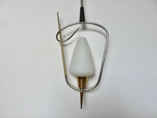 Lampadario "ARLUS", Francia, anni '50-'60, vetro opalino e ottone
