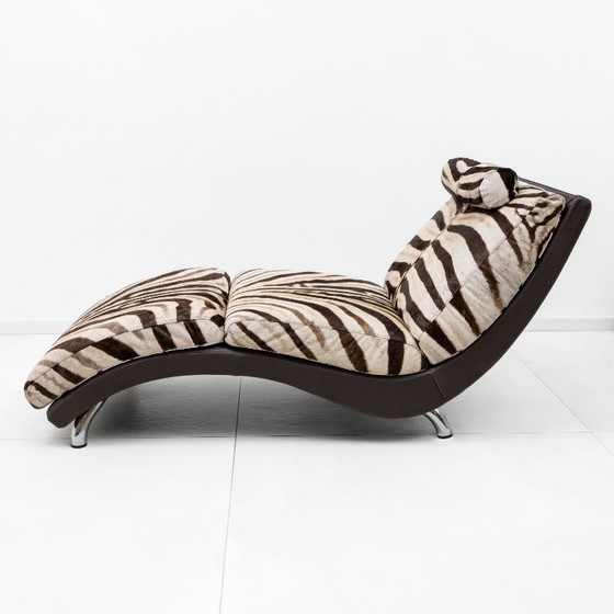 Image 1 of Chaise longue italienne en cuir de vachette à motif zèbre, années 1980