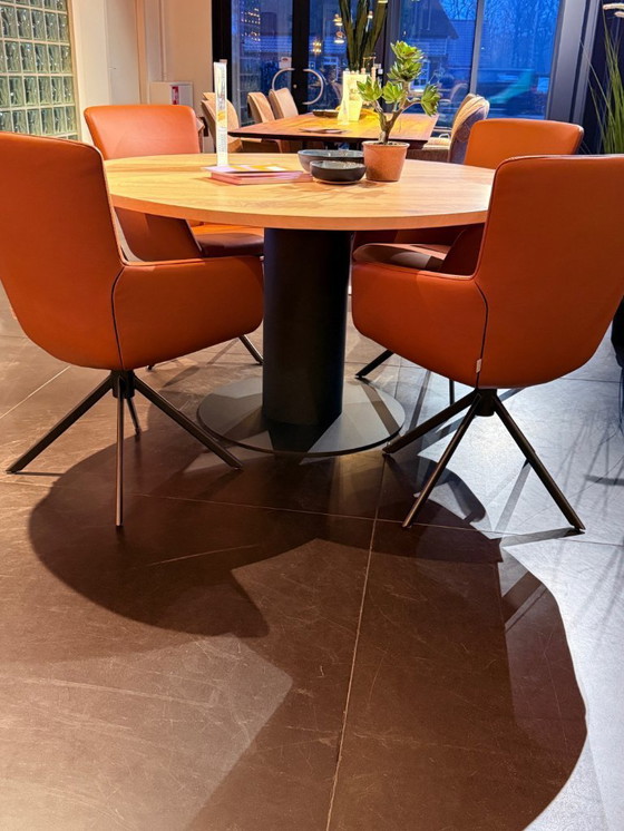 Image 1 of Bert Plantagie Oval dining table