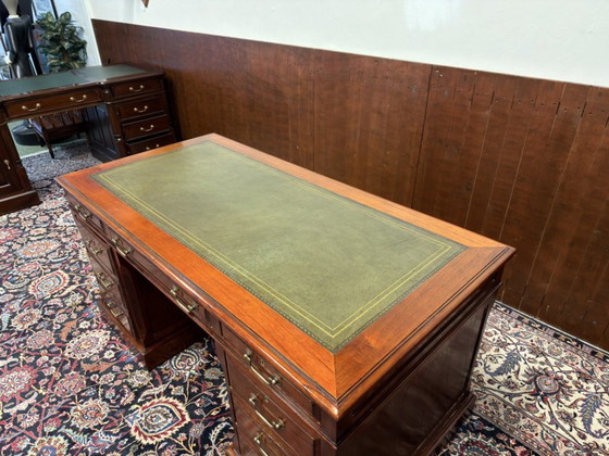 Klassischer englischer Globe Wernicke Schreibtisch – Leather, Wood (photo 16 of 19)