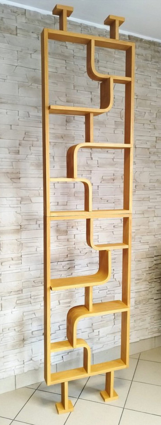 Image 1 of Due schermi, pareti divisorie, mensole in legno di faggio curvato