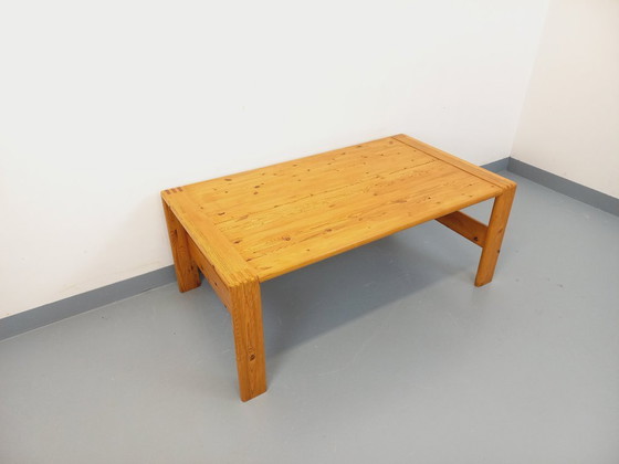 Image 1 of Grote vintage salontafel van massief grenenhout uit de jaren 70/80.