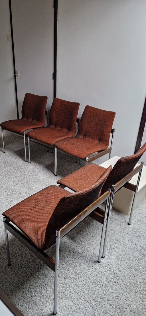 Vintage-Stühle aus den 70er Jahren