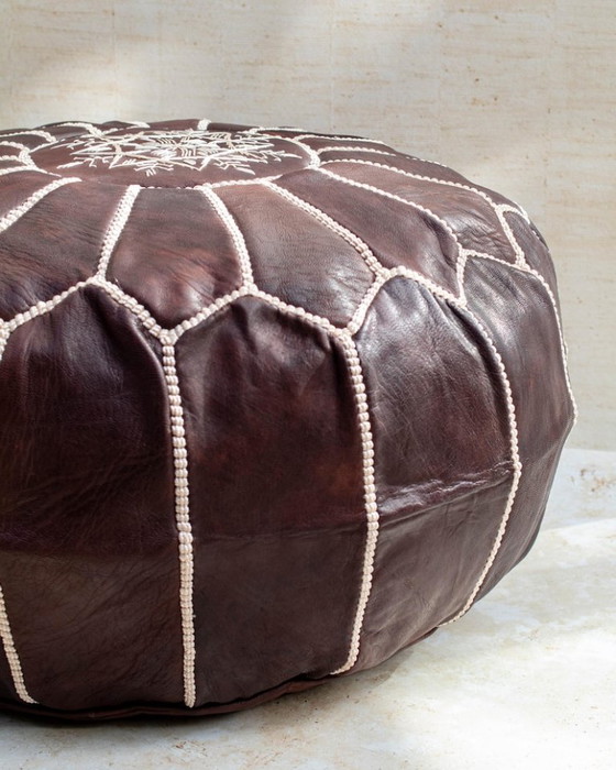 Image 1 of Pouf marocchino in pelle, realizzato a mano.