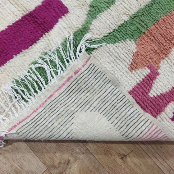 Image 1 of Authentiek Marokkaans Berber tapijt 186 x 114 cm – Handgemaakt abstract wollen tapijt