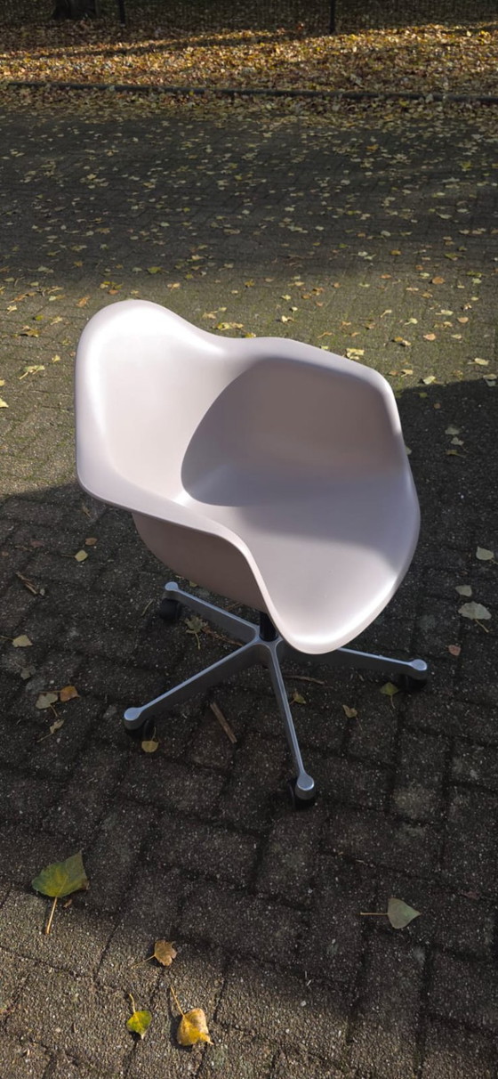 Image 1 of Sillón Eames