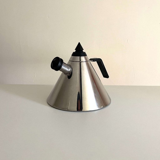 Vev Vigano Robinson Design 1990 Tetera silbadora piramidal