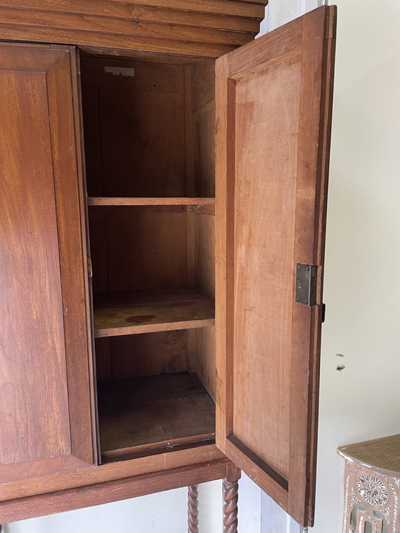 Image 1 of Smal antiek kabinet