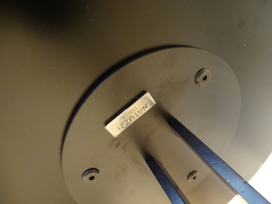 Image 1 of Table basse ou table d&#39;appoint Natuzzi, marbre Sahara Noir, XXIe siècle – Italie