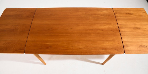 Image 1 of MK11104 Table de salle à manger restaurée en teck et chêne