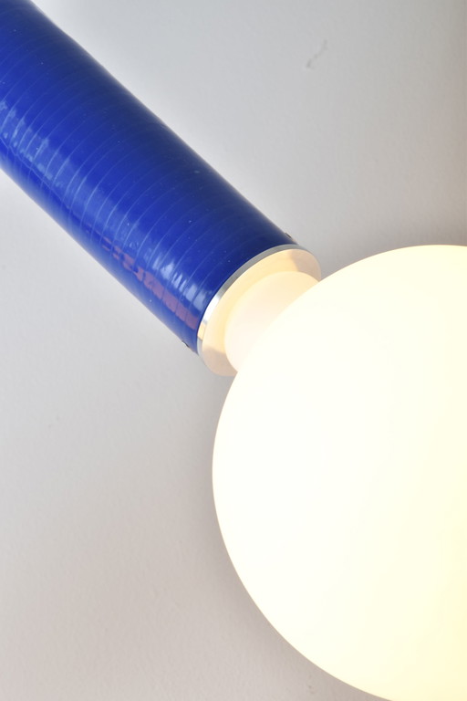 Lampada a sospensione Turbo Light di ARRAY Lighting progettata da David Derksen