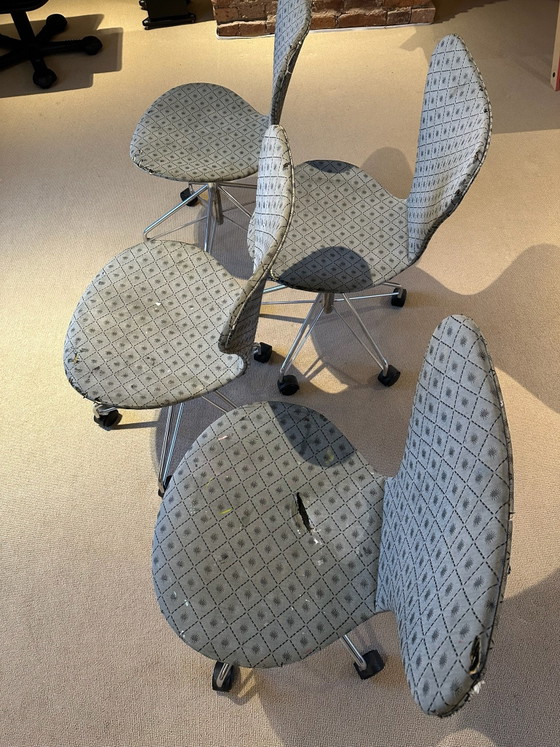 4 x Fritz Hansen Series 7 Chairs, Arne Jacobsen, Original Osborne & Little Fabric, Swivel chairs, Chrome (photo 3 of 15)