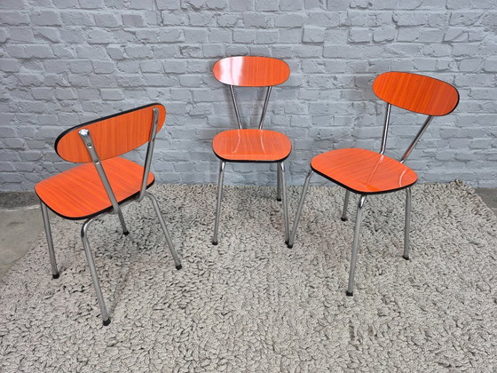 Set di 3 Sedie da Cucina Design Vintage di Brabantia, Formica Arancione Striata, Paesi Bassi, anni '60 (photo 3 of 7)