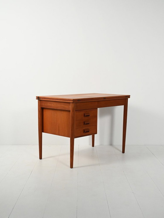 Image 1 of Scrivania vintage scandinava in teak con piano ribaltabile