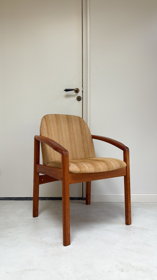 Silla danesa vintage de madera maciza de teca