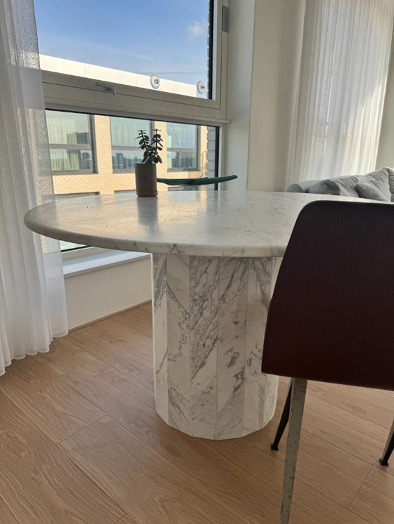 Image 1 of Vintage marble table