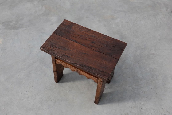 Image 1 of Neo Gotische massief eikenhouten rechthoekig gesneden kruk, Frankrijk ca. 1900