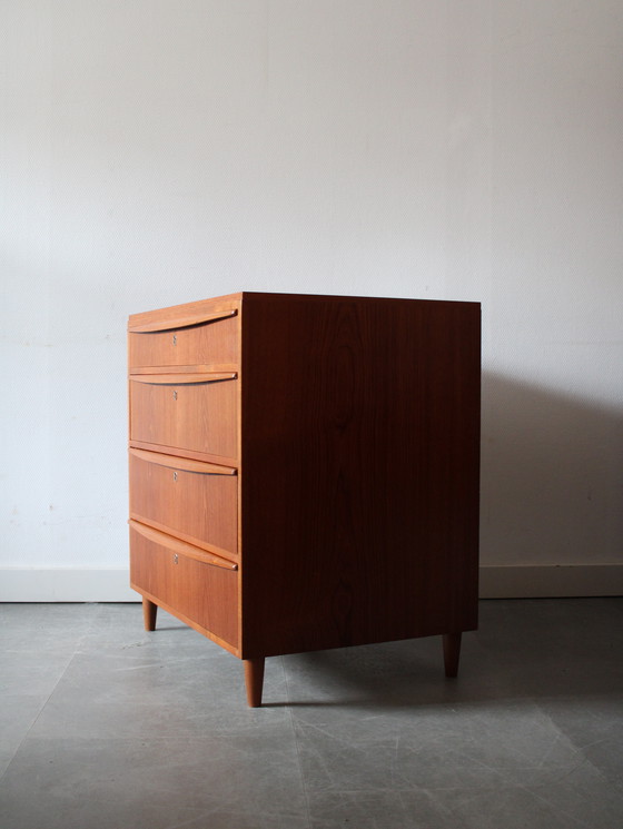 Image 1 of Vintage Deense diepe ladekast in teak