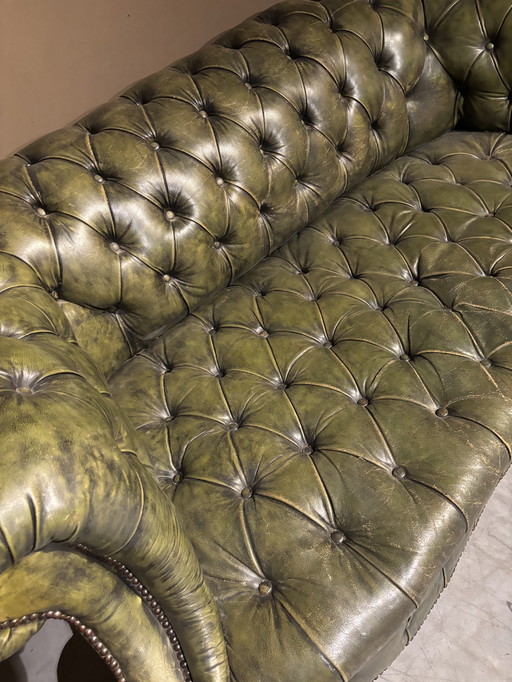 Canapé Chesterfield ancien et vintage
