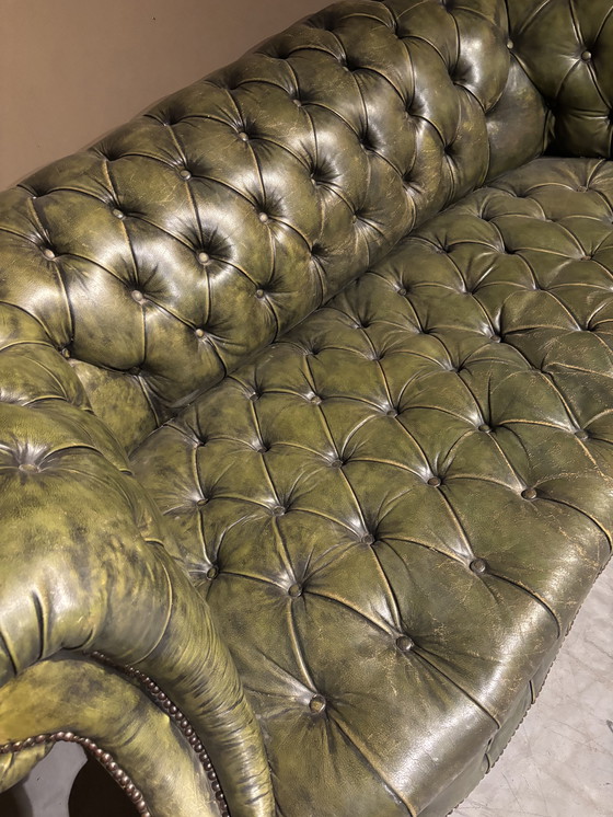Image 1 of Canapé Chesterfield ancien et vintage