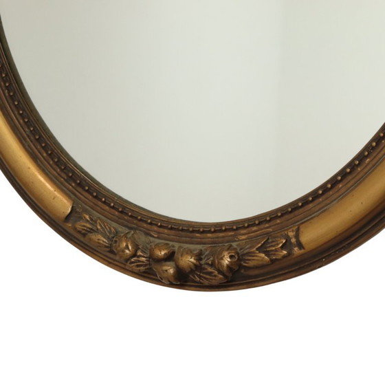 Image 1 of Espejo ovalado francés dorado de 58 cm