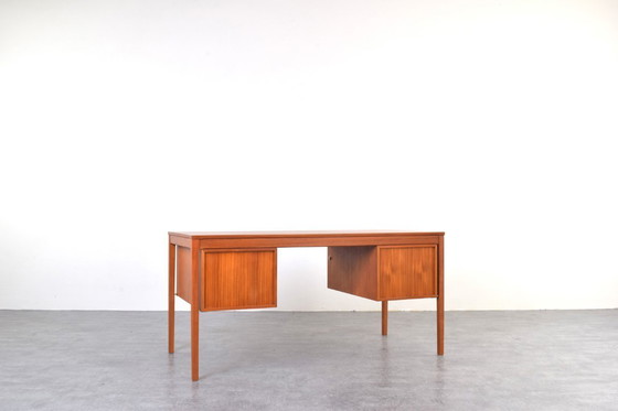 Image 1 of Scrivania direzionale in teak di metà secolo di Torbjørn Afdal per Bruksbo, anni '60.