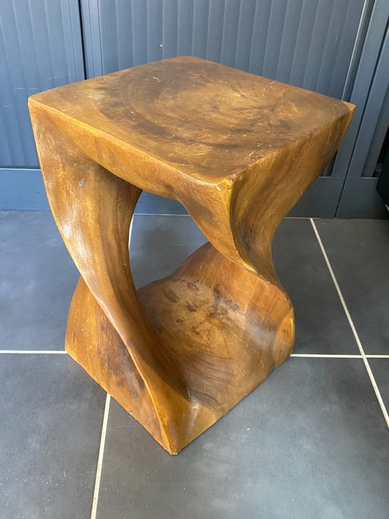 Kruk van massief, onbewerkt walnotenhout, uit één stuk gesneden, 1970 – Krukjes, Wood (photo 10 of 16)
