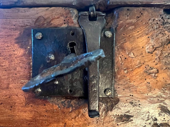 Image 1 of Truhe aus dem 18. oder 17. Jahrhundert