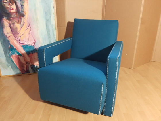 Image 1 of Cassina Utrecht 637, nueva, nunca usada, en tela de lana azul petróleo (serie 13L), costuras de caballo