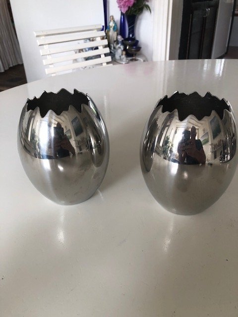 2 Vases
