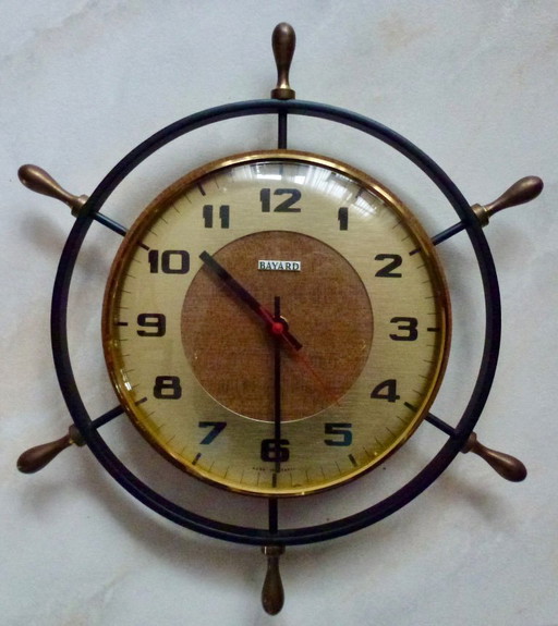  Vintage "Bayard" klok in de vorm van een scheepsroer.