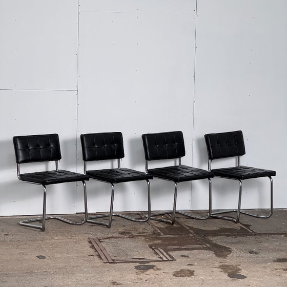 Image 1 of Chaises empilables en cuir de style Cesca — Influence Bauhaus