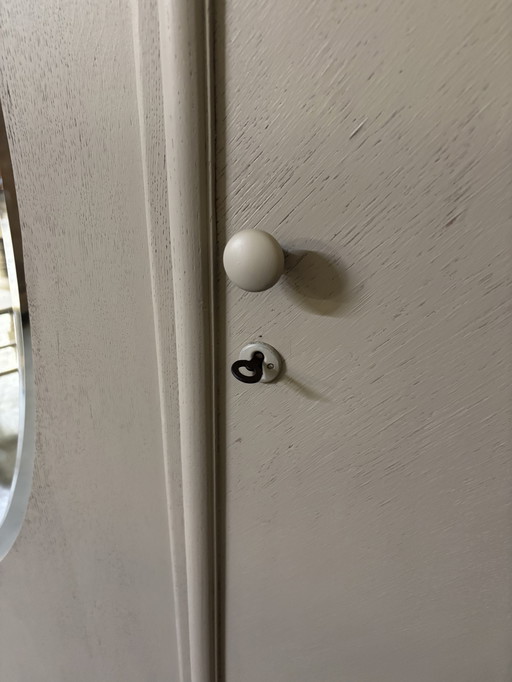 Brocante kledingkast 