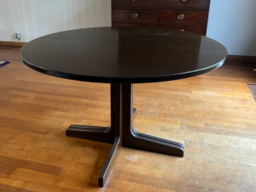 Tavolo da pranzo Thonet con 2 prolunghe intermedie e 6 sedie 214/215