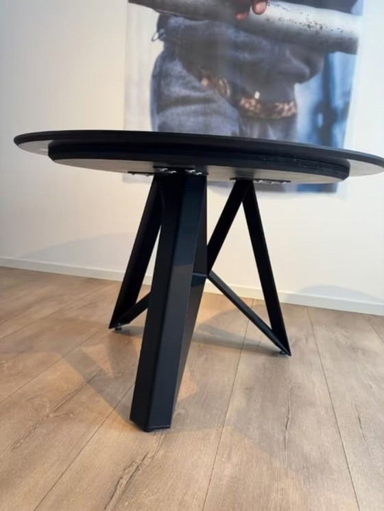 Image 1 of TAVOLO DA PRANZO ROTONDO NERO 120 CM