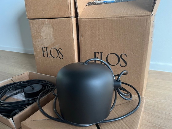 Image 1 of Lámpara colgante LED Flos Aim Small negra – juego de 3 + roseta múltiple